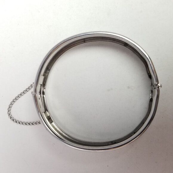 Vintage Silver Tone Textured Hinged Bangle Bracelet with Security Chain, Estate - Picture 3 of 7